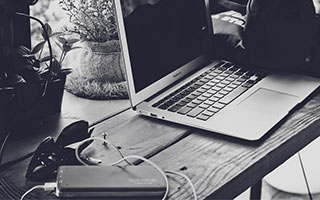 体坛巅峰对决：足球赛场热闹一幕，足球巅峰期